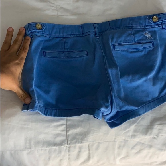 Shorts - Picture 3 of 4